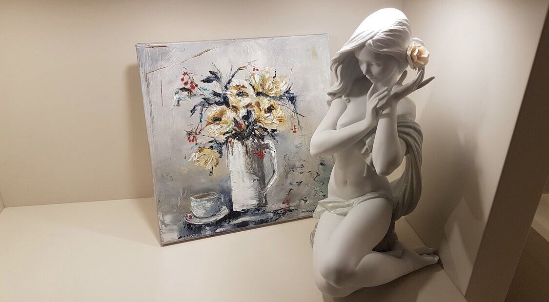 Gallery Himenejs – Novembers Bloom